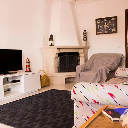 Apartment Haus Der Scheinwerfer Mit Freier Garage *